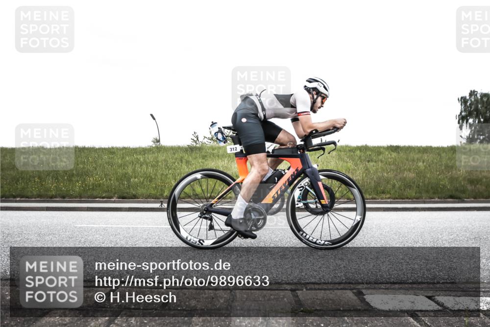 21.06.2026 - 29. Vierlanden-Triathlon H.Heesch http://msf.ph/oto/9896633 21.06.2026 10:05:36 Radfahren 5, 103, 135, 175, 195, 312 meine-sportfotos.de
