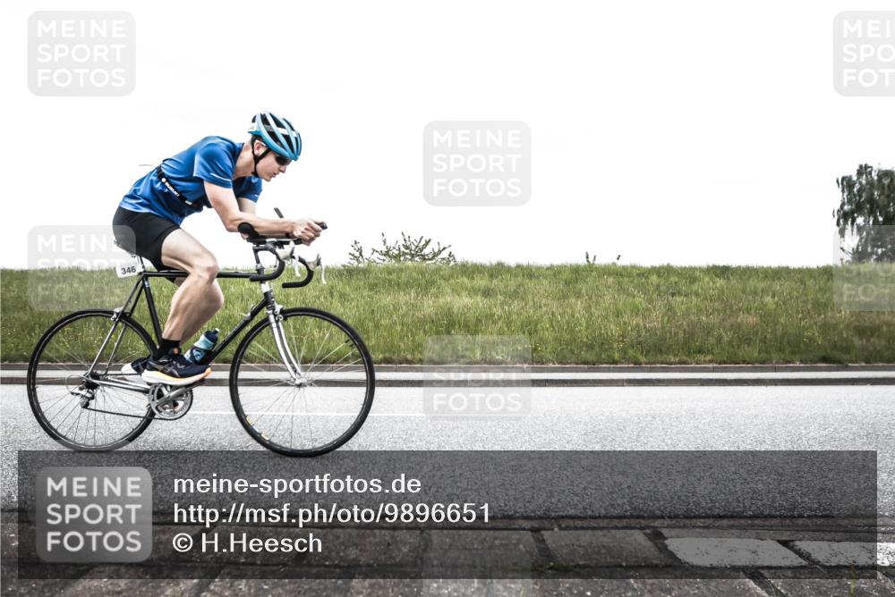 21.06.2026 - 29. Vierlanden-Triathlon H.Heesch http://msf.ph/oto/9896651 21.06.2026 10:06:00 Radfahren 159, 317, 346 meine-sportfotos.de