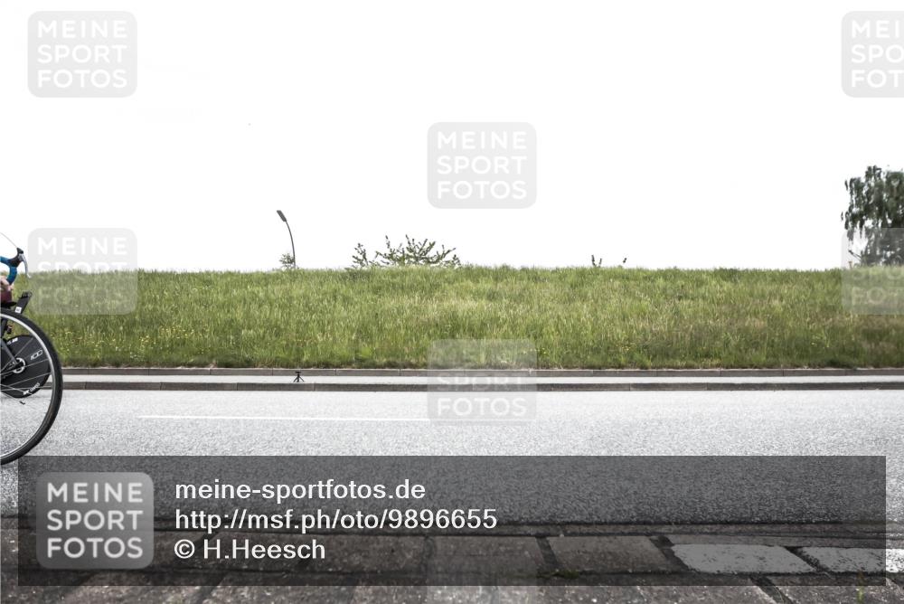 21.06.2026 - 29. Vierlanden-Triathlon H.Heesch http://msf.ph/oto/9896655 21.06.2026 10:06:18 Radfahren 9, 26, 60, 109, 354 meine-sportfotos.de