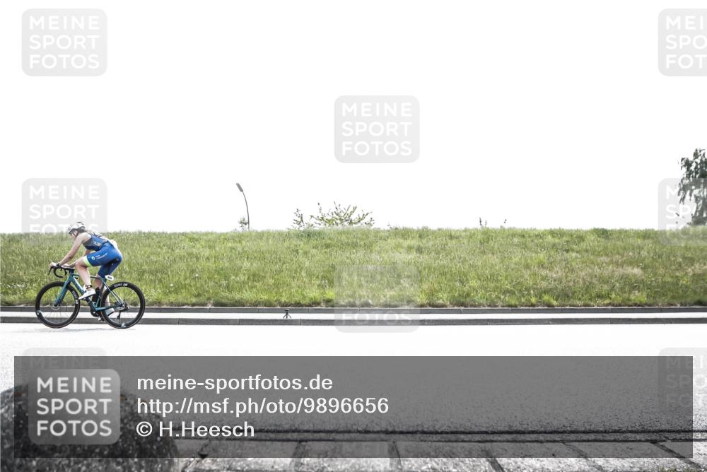 21.06.2026 - 29. Vierlanden-Triathlon H.Heesch http://msf.ph/oto/9896656 21.06.2026 13:03:47 Radfahren 988, 1021, 1033, 1053 meine-sportfotos.de