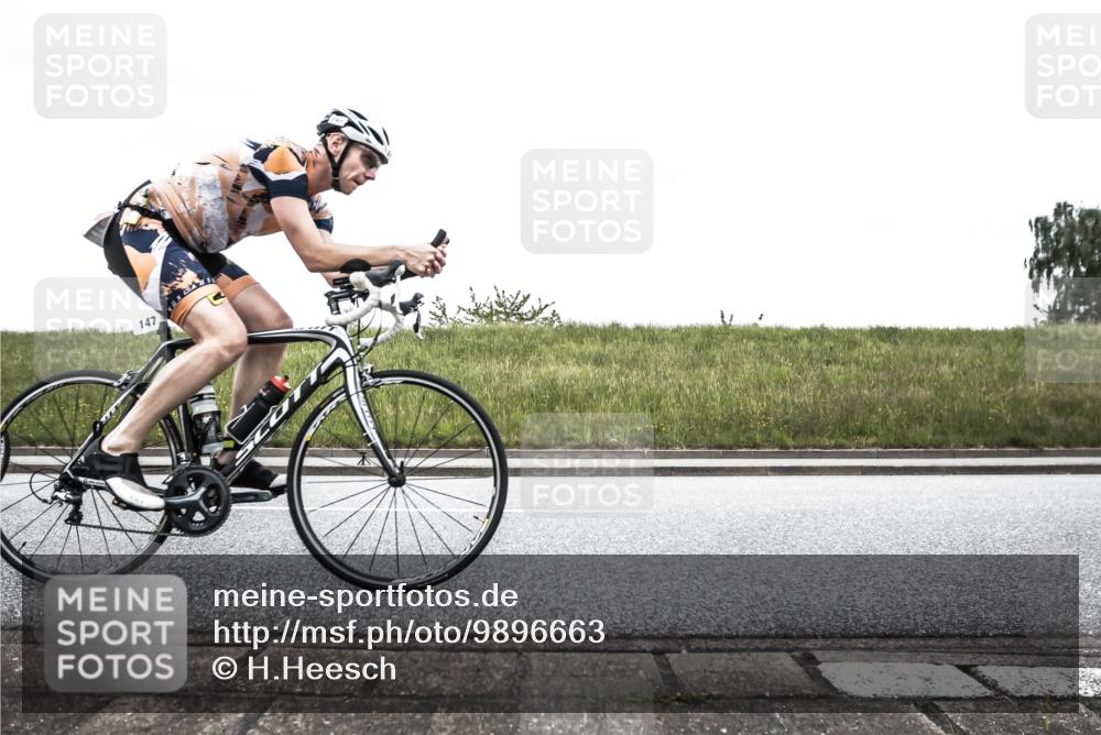 21.06.2026 - 29. Vierlanden-Triathlon H.Heesch http://msf.ph/oto/9896663 21.06.2026 10:06:28 Radfahren 109, 147, 165, 360, 381 meine-sportfotos.de