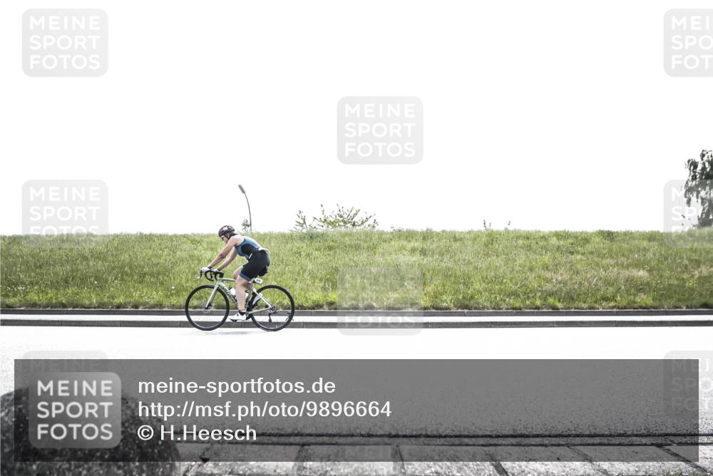 21.06.2026 - 29. Vierlanden-Triathlon H.Heesch http://msf.ph/oto/9896664 21.06.2026 13:04:06 Radfahren 836, 1026, 1032, 1044 meine-sportfotos.de