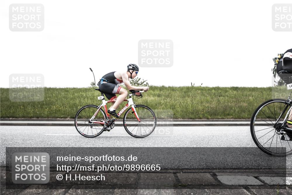21.06.2026 - 29. Vierlanden-Triathlon H.Heesch http://msf.ph/oto/9896665 21.06.2026 10:06:29 Radfahren 109, 147, 165, 360, 381 meine-sportfotos.de