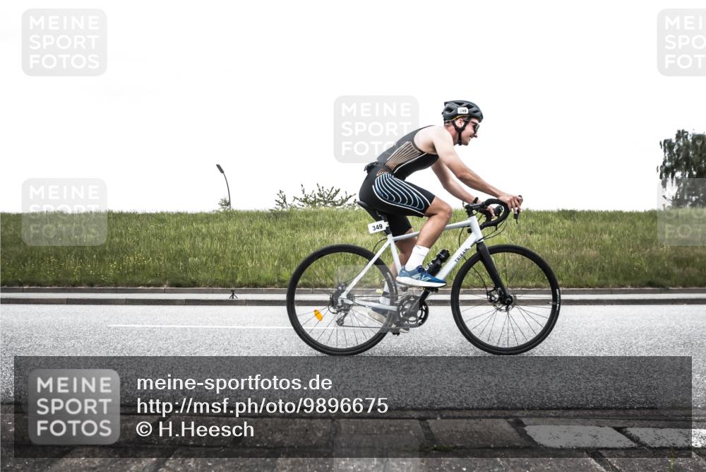 21.06.2026 - 29. Vierlanden-Triathlon H.Heesch http://msf.ph/oto/9896675 21.06.2026 10:06:46 Radfahren 199, 306, 349, 361 meine-sportfotos.de