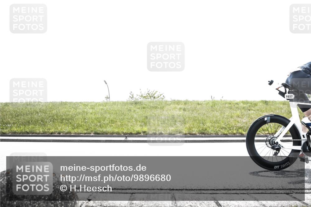 21.06.2026 - 29. Vierlanden-Triathlon H.Heesch http://msf.ph/oto/9896680 21.06.2026 13:05:09 Radfahren 1030, 1037, 1061 meine-sportfotos.de