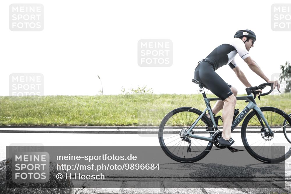 21.06.2026 - 29. Vierlanden-Triathlon H.Heesch http://msf.ph/oto/9896684 21.06.2026 13:05:25 Radfahren 1027, 1051, 1067, 1088 meine-sportfotos.de