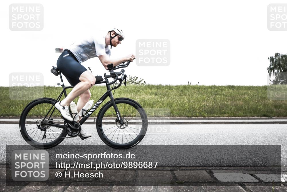 21.06.2026 - 29. Vierlanden-Triathlon H.Heesch http://msf.ph/oto/9896687 21.06.2026 10:07:26 Radfahren 2, 68, 88, 270 meine-sportfotos.de