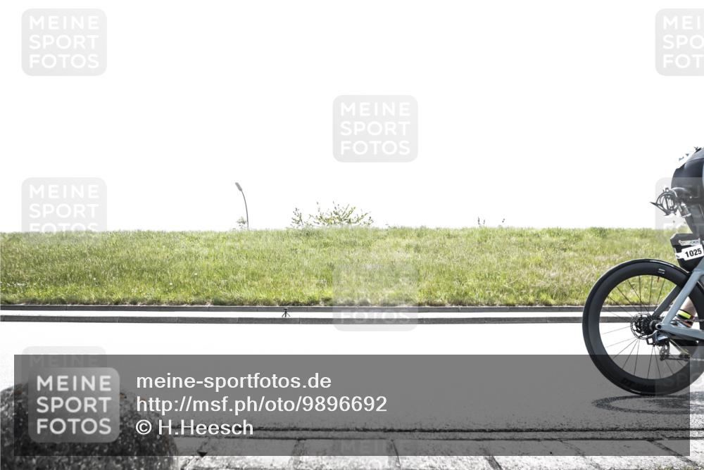 21.06.2026 - 29. Vierlanden-Triathlon H.Heesch http://msf.ph/oto/9896692 21.06.2026 13:05:57 Radfahren 1025, 1058, 1064, 1076, 1079, 1086 meine-sportfotos.de