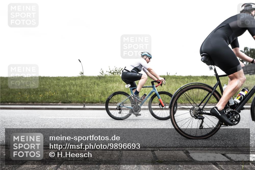 21.06.2026 - 29. Vierlanden-Triathlon H.Heesch http://msf.ph/oto/9896693 21.06.2026 10:07:36 Radfahren 88, 216, 316, 336, 347 meine-sportfotos.de
