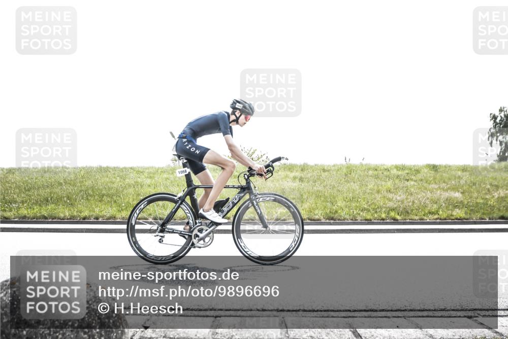 21.06.2026 - 29. Vierlanden-Triathlon H.Heesch http://msf.ph/oto/9896696 21.06.2026 13:05:58 Radfahren 1025, 1058, 1064, 1076, 1079, 1086 meine-sportfotos.de