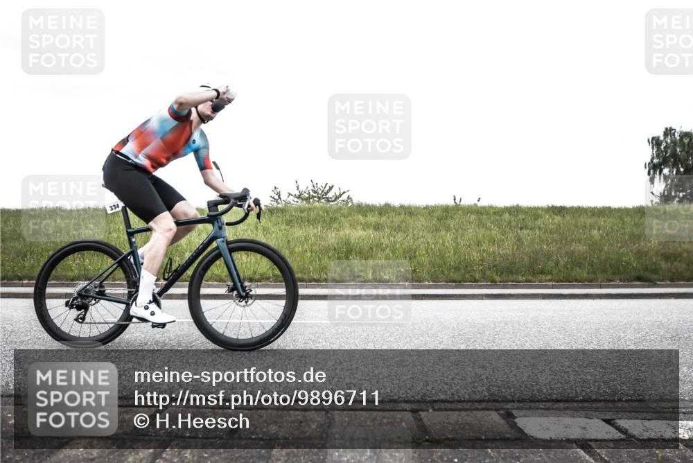 21.06.2026 - 29. Vierlanden-Triathlon H.Heesch http://msf.ph/oto/9896711 21.06.2026 10:08:01 Radfahren 7, 59, 80, 305, 320, 334 meine-sportfotos.de