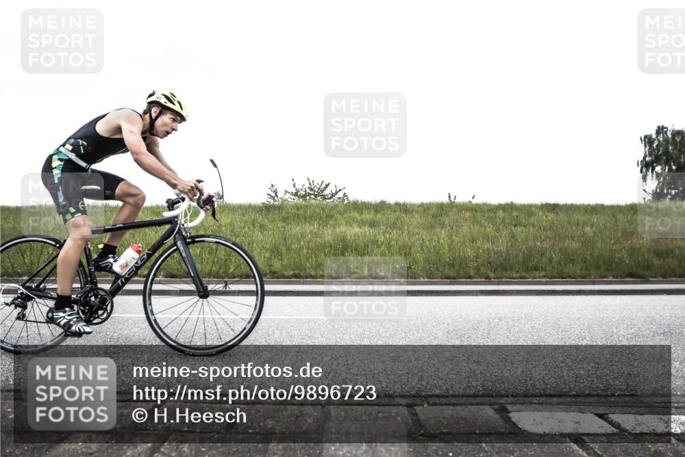 21.06.2026 - 29. Vierlanden-Triathlon H.Heesch http://msf.ph/oto/9896723 21.06.2026 10:08:22 Radfahren 34, 131, 345 meine-sportfotos.de