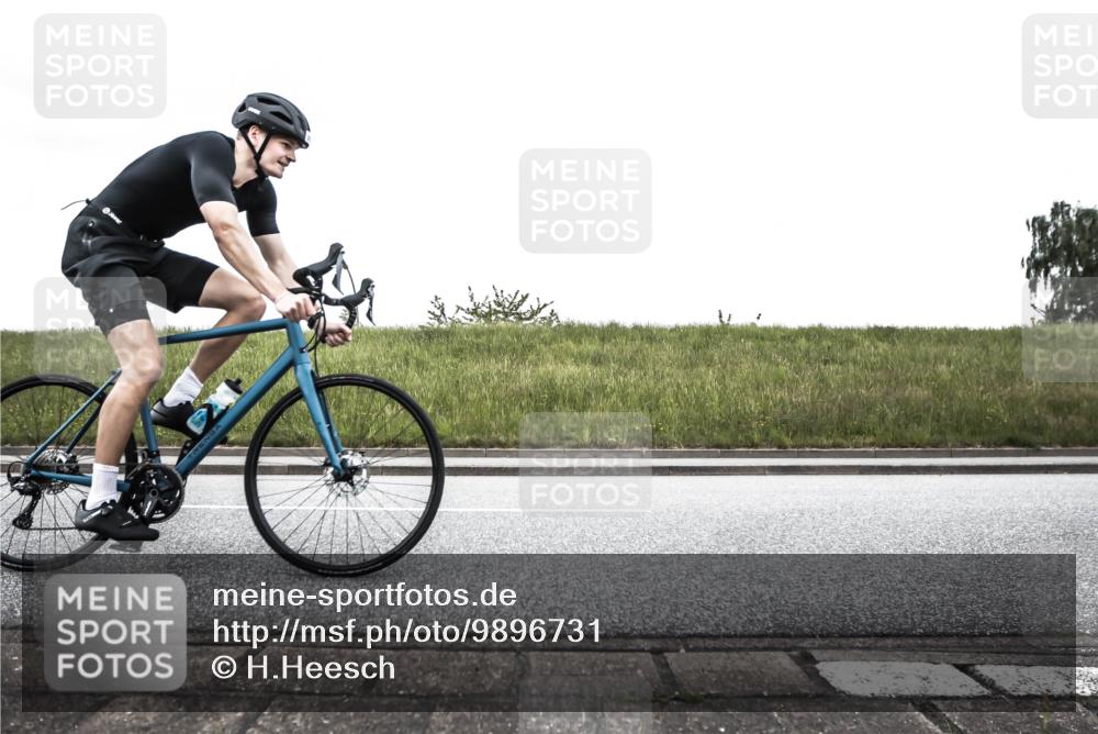 21.06.2026 - 29. Vierlanden-Triathlon H.Heesch http://msf.ph/oto/9896731 21.06.2026 10:08:37 Radfahren 67, 82, 173, 358 meine-sportfotos.de