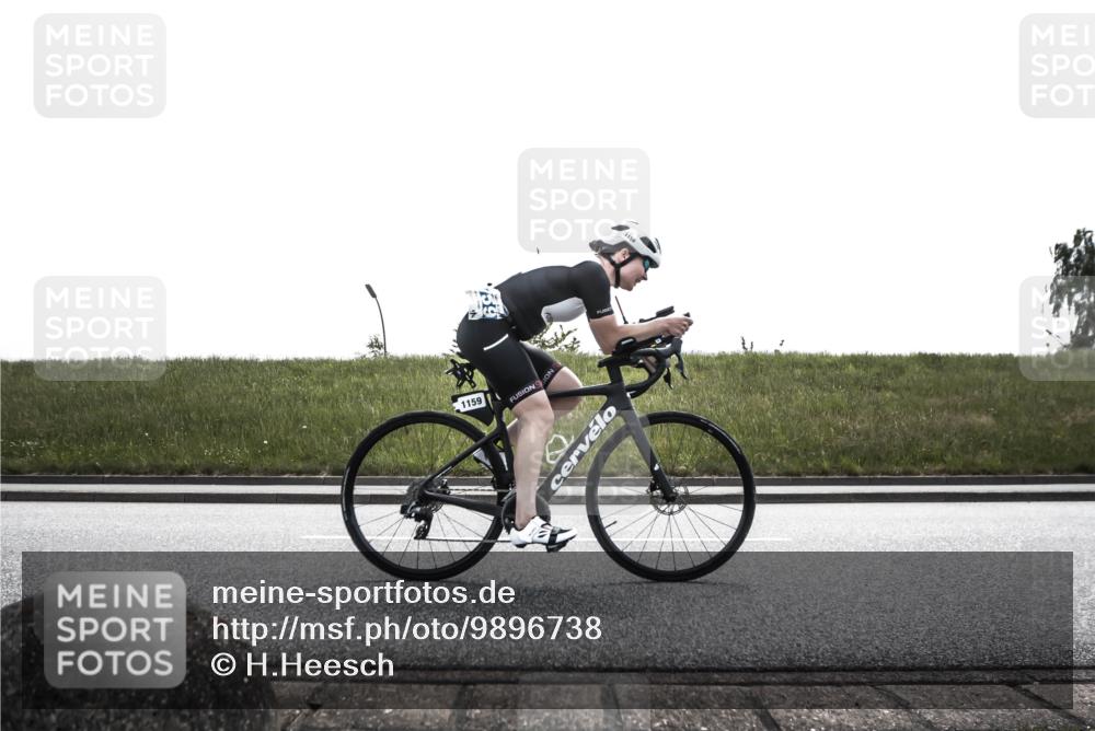 21.06.2026 - 29. Vierlanden-Triathlon H.Heesch http://msf.ph/oto/9896738 21.06.2026 13:18:06 Radfahren 1105, 1146, 1156, 1157, 1159 meine-sportfotos.de
