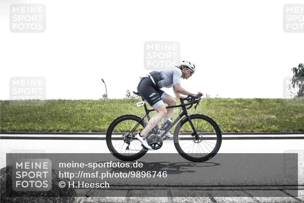 21.06.2026 - 29. Vierlanden-Triathlon H.Heesch http://msf.ph/oto/9896746 21.06.2026 13:20:41 Radfahren 1119, 1144, 1163 meine-sportfotos.de