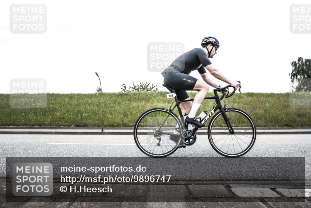 21.06.2026 - 29. Vierlanden-Triathlon H.Heesch http://msf.ph/oto/9896747 21.06.2026 10:09:25 Radfahren 25, 153, 191, 303 meine-sportfotos.de