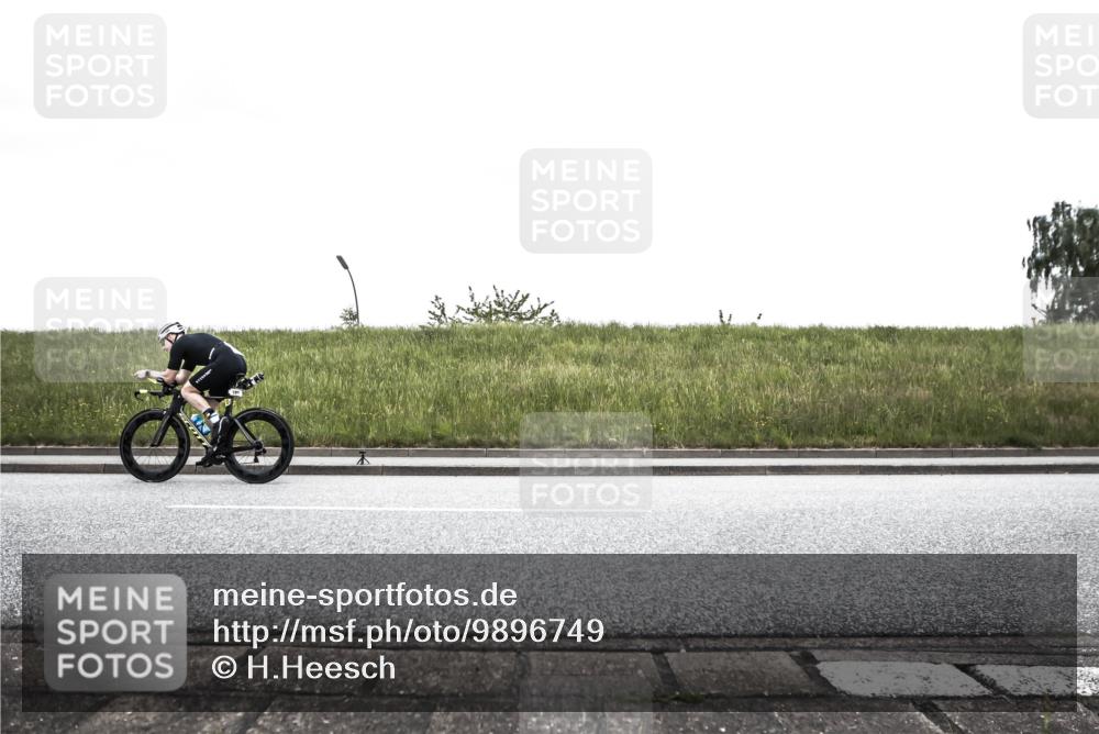 21.06.2026 - 29. Vierlanden-Triathlon H.Heesch http://msf.ph/oto/9896749 21.06.2026 10:09:31 Radfahren 122, 191, 225, 303 meine-sportfotos.de