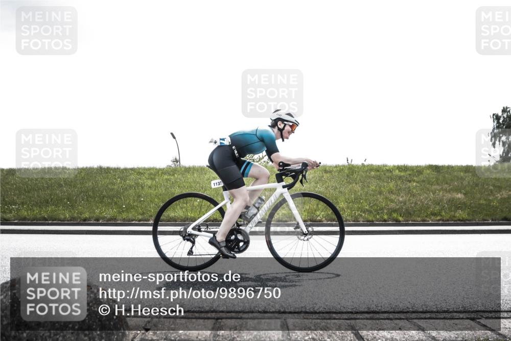 21.06.2026 - 29. Vierlanden-Triathlon H.Heesch http://msf.ph/oto/9896750 21.06.2026 13:22:33 Radfahren 1137 meine-sportfotos.de
