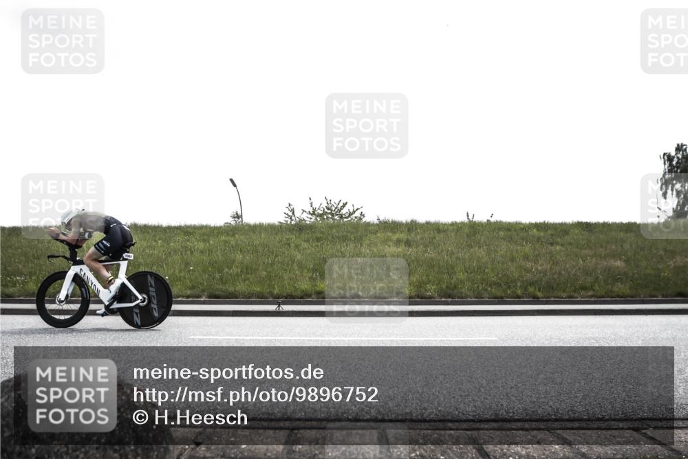21.06.2026 - 29. Vierlanden-Triathlon H.Heesch http://msf.ph/oto/9896752 21.06.2026 13:23:50 Radfahren 1047, 1065 meine-sportfotos.de