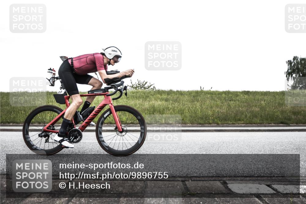 21.06.2026 - 29. Vierlanden-Triathlon H.Heesch http://msf.ph/oto/9896755 21.06.2026 10:09:41 Radfahren 18, 121, 122, 157, 225 meine-sportfotos.de
