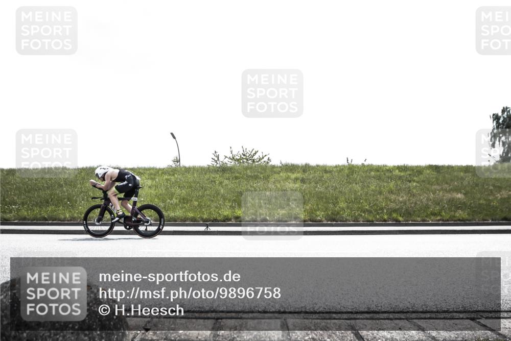 21.06.2026 - 29. Vierlanden-Triathlon H.Heesch http://msf.ph/oto/9896758 21.06.2026 13:25:52 Radfahren 1028 meine-sportfotos.de