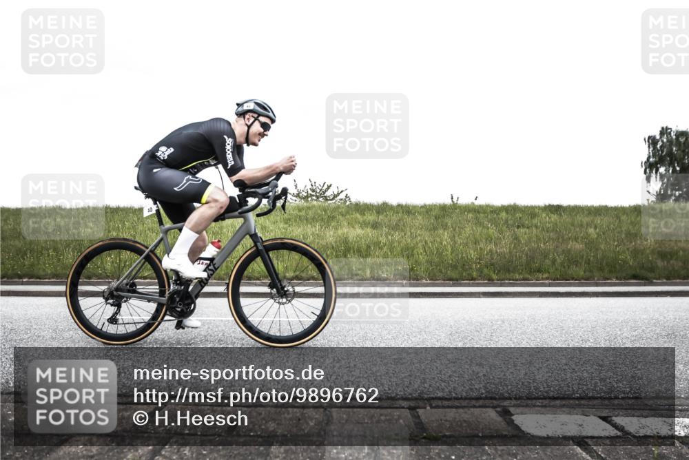 21.06.2026 - 29. Vierlanden-Triathlon H.Heesch http://msf.ph/oto/9896762 21.06.2026 10:09:54 Radfahren 40, 69, 309, 327 meine-sportfotos.de