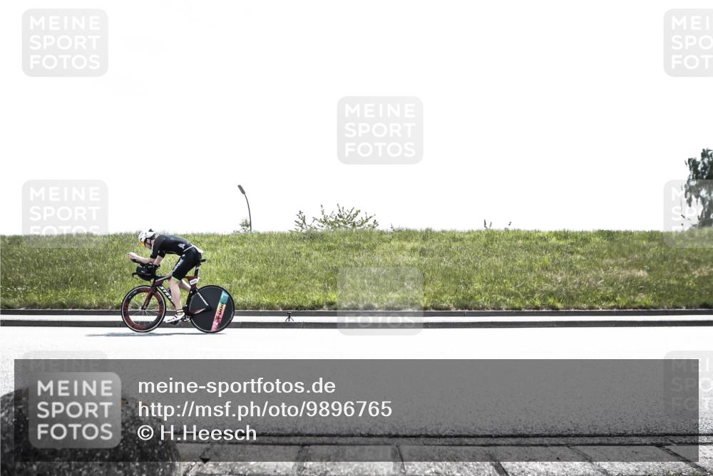 21.06.2026 - 29. Vierlanden-Triathlon H.Heesch http://msf.ph/oto/9896765 21.06.2026 13:26:20 Radfahren 1033 meine-sportfotos.de