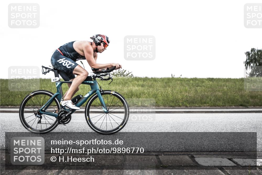 21.06.2026 - 29. Vierlanden-Triathlon H.Heesch http://msf.ph/oto/9896770 21.06.2026 10:10:12 Radfahren 430 meine-sportfotos.de