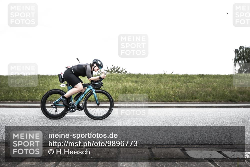21.06.2026 - 29. Vierlanden-Triathlon H.Heesch http://msf.ph/oto/9896773 21.06.2026 10:10:23 Radfahren 171, 230, 255, 295 meine-sportfotos.de
