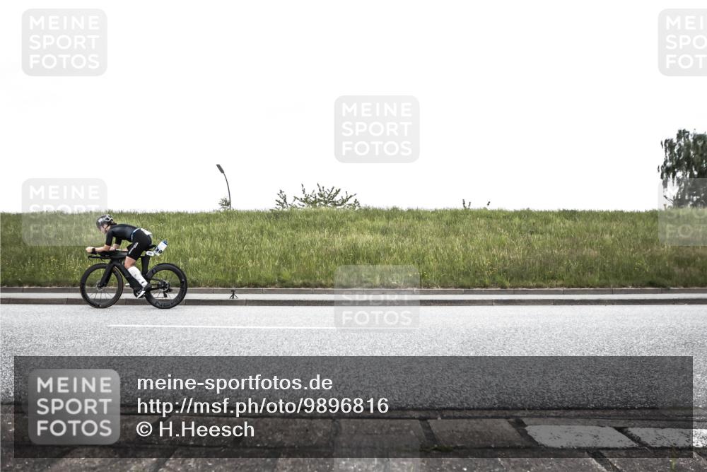 21.06.2026 - 29. Vierlanden-Triathlon H.Heesch http://msf.ph/oto/9896816 21.06.2026 10:11:17 Radfahren 261, 325, 440 meine-sportfotos.de