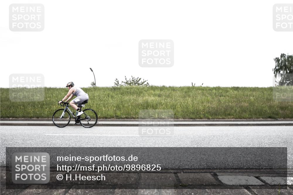 21.06.2026 - 29. Vierlanden-Triathlon H.Heesch http://msf.ph/oto/9896825 21.06.2026 10:11:35 Radfahren 139, 198, 420, 437, 1353 meine-sportfotos.de