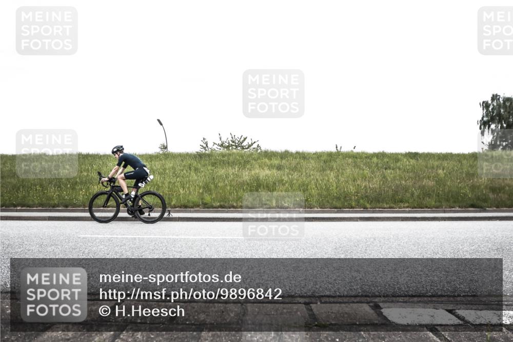 21.06.2026 - 29. Vierlanden-Triathlon H.Heesch http://msf.ph/oto/9896842 21.06.2026 10:11:51 Radfahren 47, 100, 246 meine-sportfotos.de