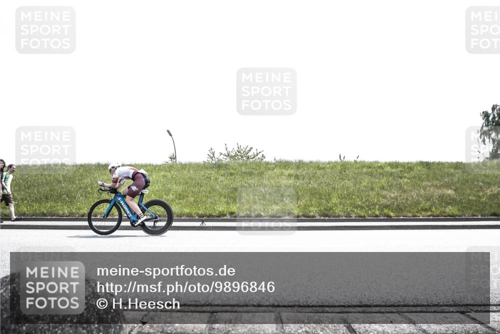 21.06.2026 - 29. Vierlanden-Triathlon H.Heesch http://msf.ph/oto/9896846 21.06.2026 13:42:46 Radfahren 1114, 1120, 1129 meine-sportfotos.de