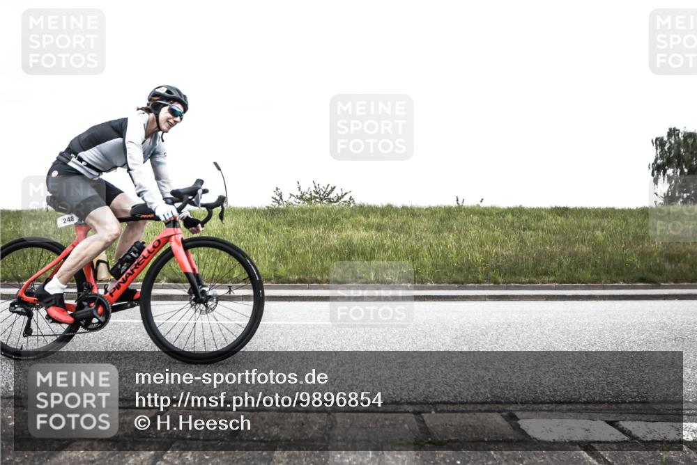 21.06.2026 - 29. Vierlanden-Triathlon H.Heesch http://msf.ph/oto/9896854 21.06.2026 10:12:03 Radfahren 115, 160, 161, 205, 248, 414 meine-sportfotos.de