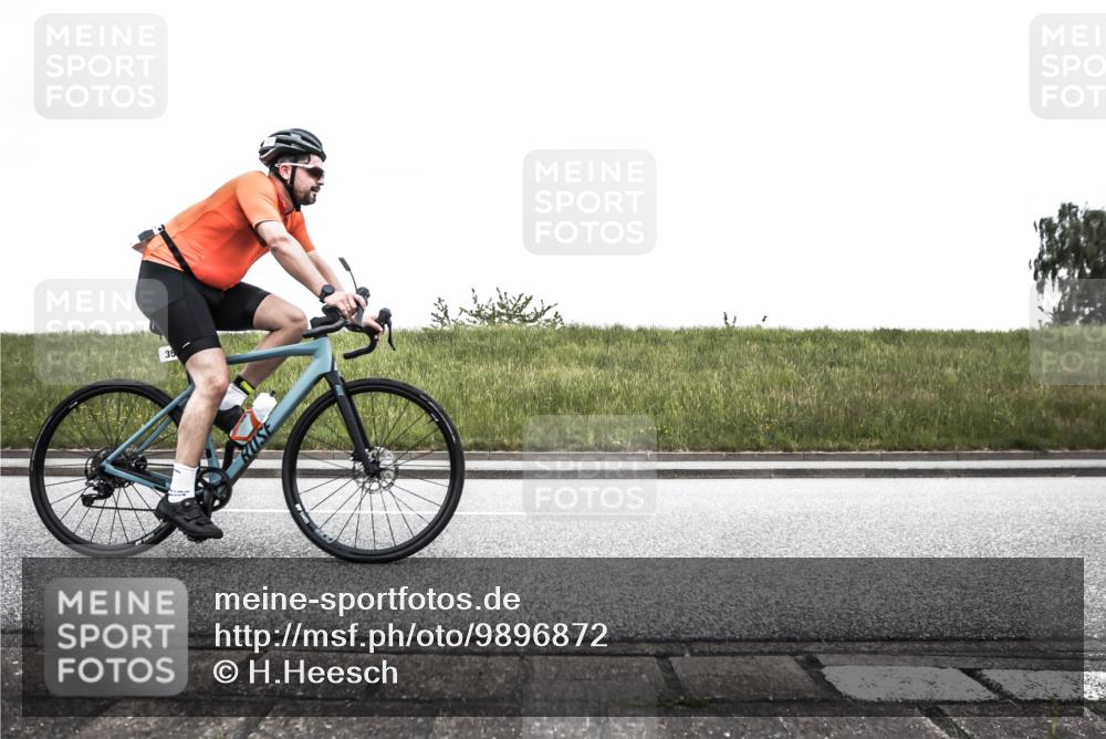 21.06.2026 - 29. Vierlanden-Triathlon H.Heesch http://msf.ph/oto/9896872 21.06.2026 10:12:19 Radfahren 39, 96, 357, 359, 454 meine-sportfotos.de