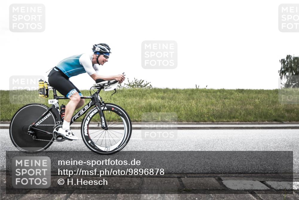 21.06.2026 - 29. Vierlanden-Triathlon H.Heesch http://msf.ph/oto/9896878 21.06.2026 10:12:28 Radfahren 96, 181, 256 meine-sportfotos.de