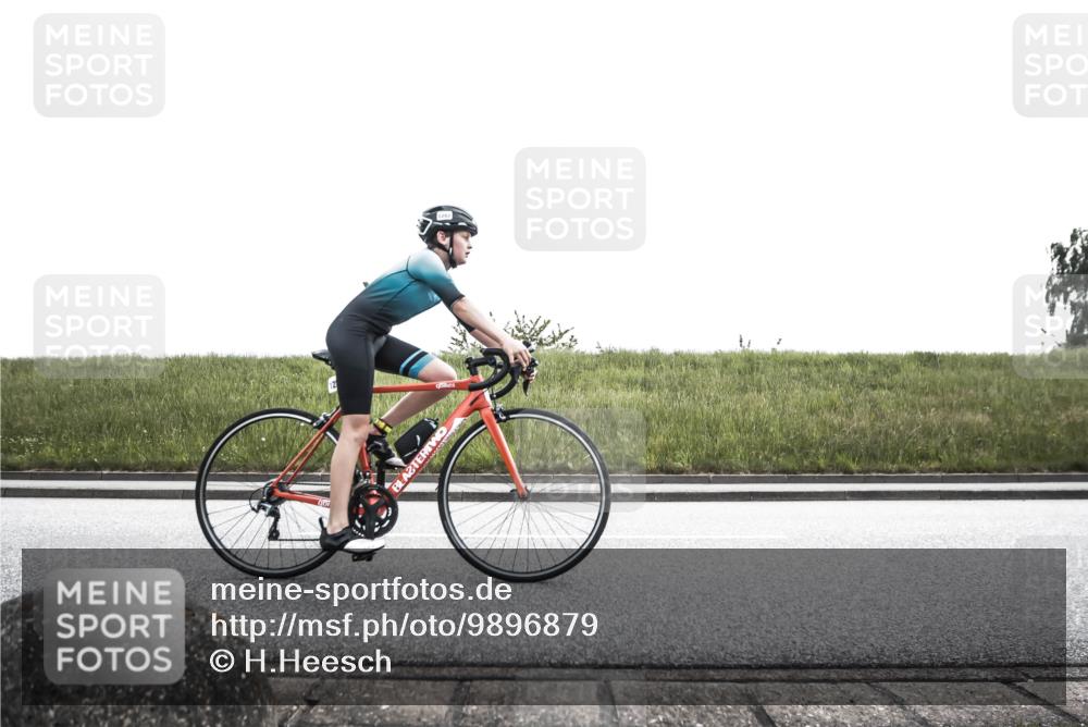 21.06.2026 - 29. Vierlanden-Triathlon H.Heesch http://msf.ph/oto/9896879 21.06.2026 14:43:41 Radfahren 1267, 1282, 1288 meine-sportfotos.de