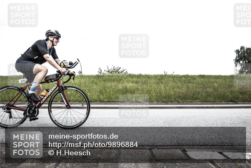 21.06.2026 - 29. Vierlanden-Triathlon H.Heesch http://msf.ph/oto/9896884 21.06.2026 10:12:42 Radfahren 245 meine-sportfotos.de