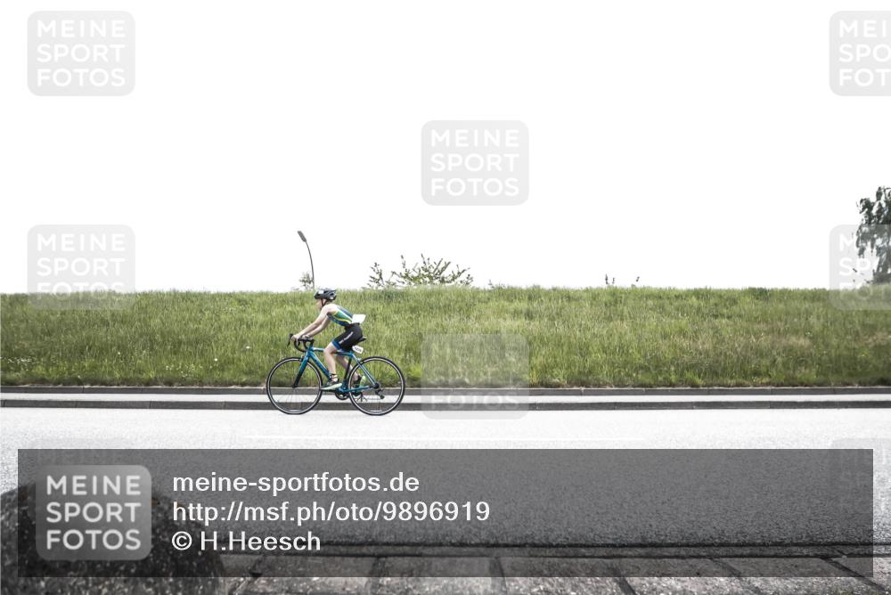 21.06.2026 - 29. Vierlanden-Triathlon H.Heesch http://msf.ph/oto/9896919 21.06.2026 14:45:34 Radfahren 1261, 1268 meine-sportfotos.de