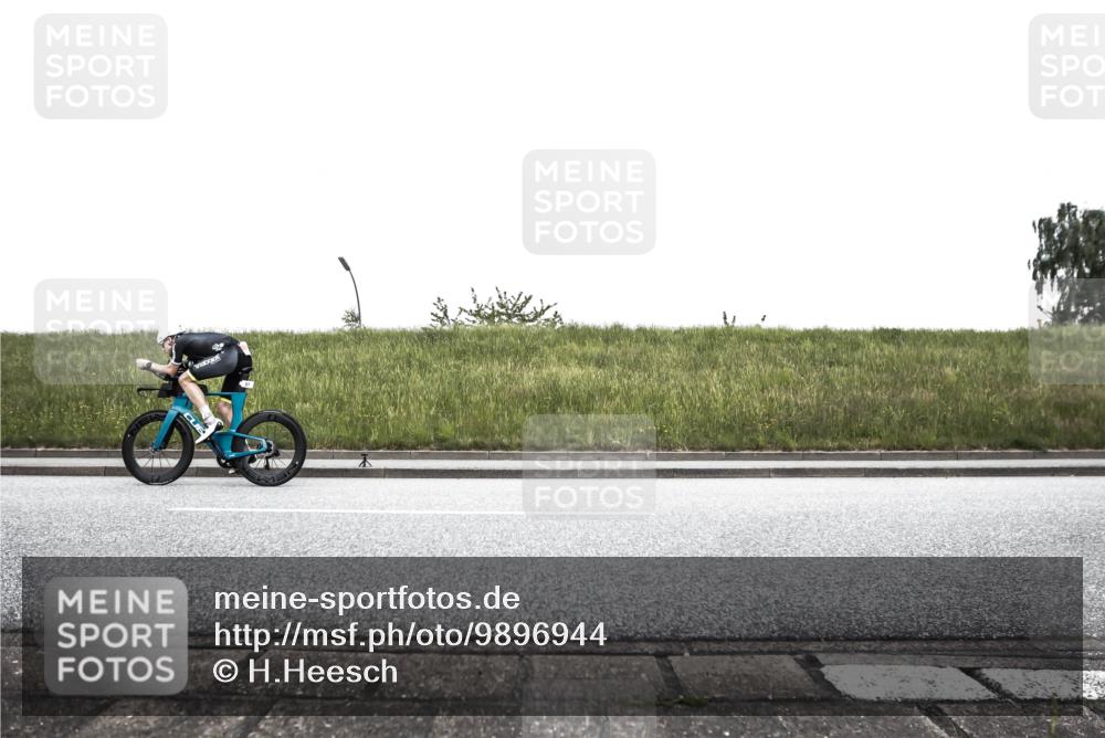 21.06.2026 - 29. Vierlanden-Triathlon H.Heesch http://msf.ph/oto/9896944 21.06.2026 10:14:20 Radfahren 5, 6, 37, 130, 140, 195, 204, 238, 464 meine-sportfotos.de