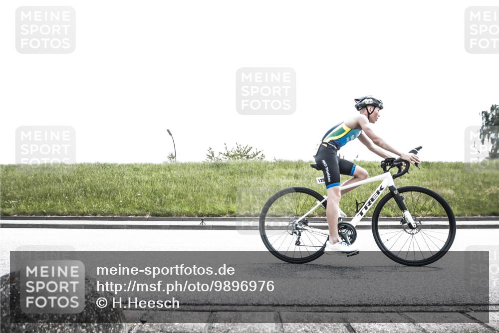 21.06.2026 - 29. Vierlanden-Triathlon H.Heesch http://msf.ph/oto/9896976 21.06.2026 14:52:02 Radfahren  meine-sportfotos.de