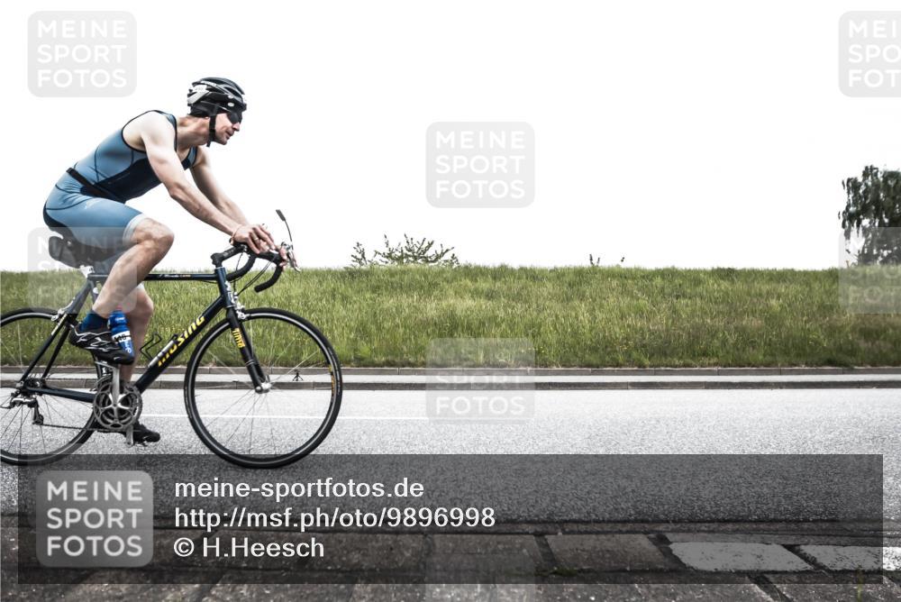 21.06.2026 - 29. Vierlanden-Triathlon H.Heesch http://msf.ph/oto/9896998 21.06.2026 10:15:26 Radfahren 49, 127, 172, 448, 1354 meine-sportfotos.de