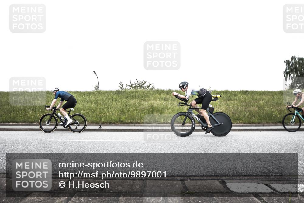 21.06.2026 - 29. Vierlanden-Triathlon H.Heesch http://msf.ph/oto/9897001 21.06.2026 10:15:38 Radfahren 98, 172, 193, 240, 449, 467 meine-sportfotos.de