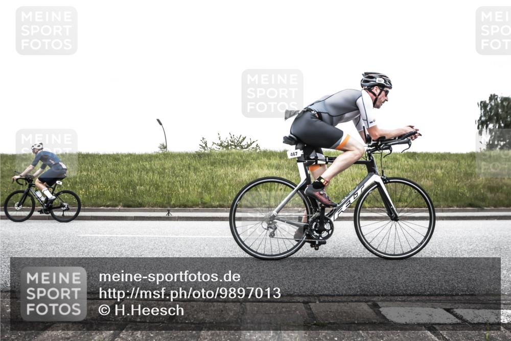 21.06.2026 - 29. Vierlanden-Triathlon H.Heesch http://msf.ph/oto/9897013 21.06.2026 10:15:43 Radfahren 98, 231, 397, 449, 467 meine-sportfotos.de