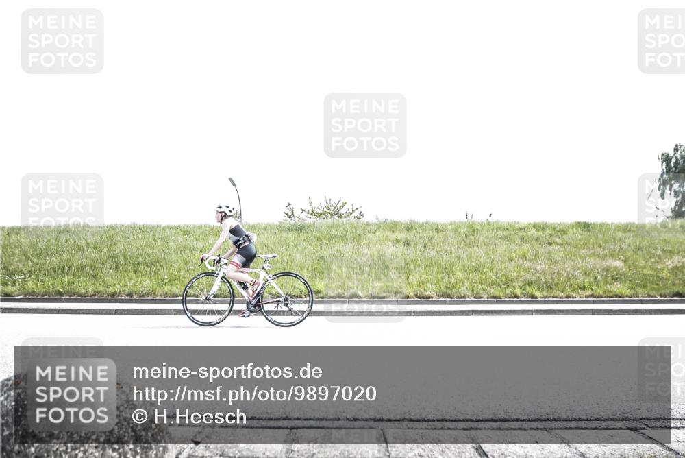 21.06.2026 - 29. Vierlanden-Triathlon H.Heesch http://msf.ph/oto/9897020 21.06.2026 14:54:44 Radfahren  meine-sportfotos.de