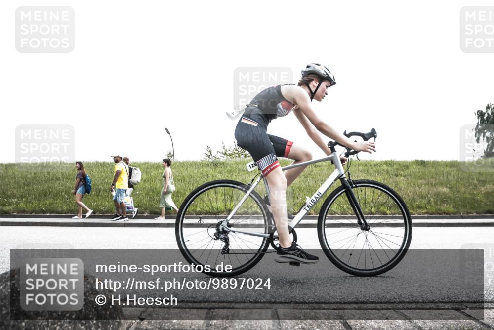 21.06.2026 - 29. Vierlanden-Triathlon H.Heesch http://msf.ph/oto/9897024 21.06.2026 14:55:33 Radfahren  meine-sportfotos.de