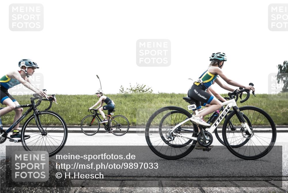 21.06.2026 - 29. Vierlanden-Triathlon H.Heesch http://msf.ph/oto/9897033 21.06.2026 14:56:29 Radfahren 1296, 1299, 1300, 1312, 1330, 1333 meine-sportfotos.de