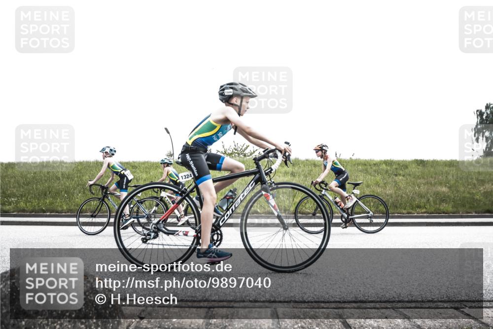21.06.2026 - 29. Vierlanden-Triathlon H.Heesch http://msf.ph/oto/9897040 21.06.2026 14:56:39 Radfahren 1313, 1324, 1325 meine-sportfotos.de