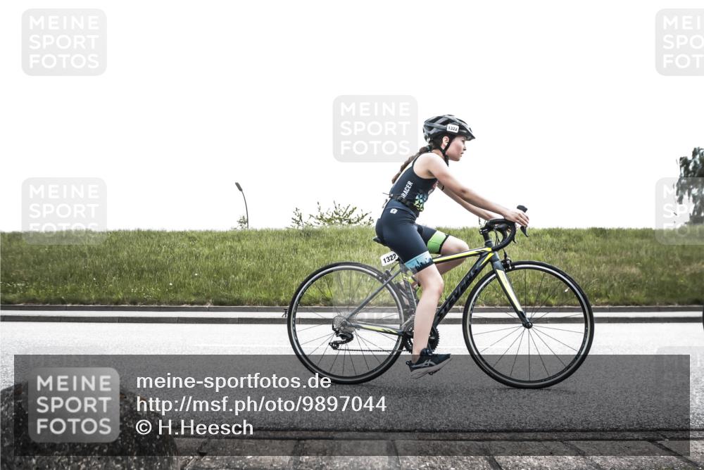 21.06.2026 - 29. Vierlanden-Triathlon H.Heesch http://msf.ph/oto/9897044 21.06.2026 14:57:09 Radfahren 1302, 1322, 1334 meine-sportfotos.de