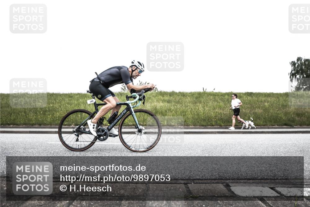 21.06.2026 - 29. Vierlanden-Triathlon H.Heesch http://msf.ph/oto/9897053 21.06.2026 10:16:32 Radfahren 83, 249, 392, 409, 417, 473 meine-sportfotos.de